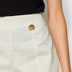 Rinascimento Γυναίκες Υφασμάτινα Σορτς Σορτς υφασμάτινο CFC0103674003 Λευκό Regular Fit -Rinascimento Εκπτώσεις unnamed file 1511