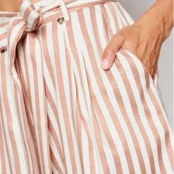 Rinascimento Γυναίκες Υφασμάτινα Σορτς Σορτς υφασμάτινο CFC0103419003 Μπεζ Regular Fit -Rinascimento Εκπτώσεις unnamed file 1546