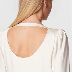 Rinascimento Γυναίκες Μπλουζάκια Μπλουζάκι CFC0018800002 Εκρού Regular Fit 10 Rinascimento Γυναίκες Μπλουζάκια Μπλουζάκι CFC0018800002 Εκρού Regular Fit -Rinascimento Εκπτώσεις unnamed file 2182